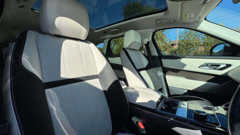 Land Rover Range Rover Velar 3.0 D300 R-Dynamic SE 5dr Auto Diesel Estate